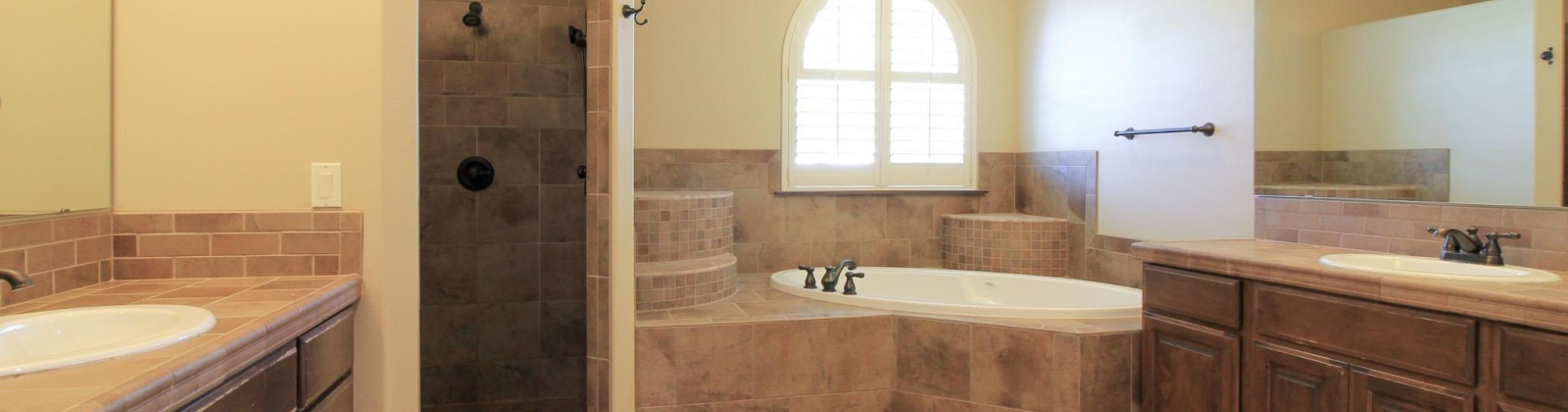 Bluffs Drive, Richland, Washington 99354, 2 Bedrooms Bedrooms, 0 ,3 BathroomsBathrooms,Houses,For Rent,Bluffs Drive,0,286866