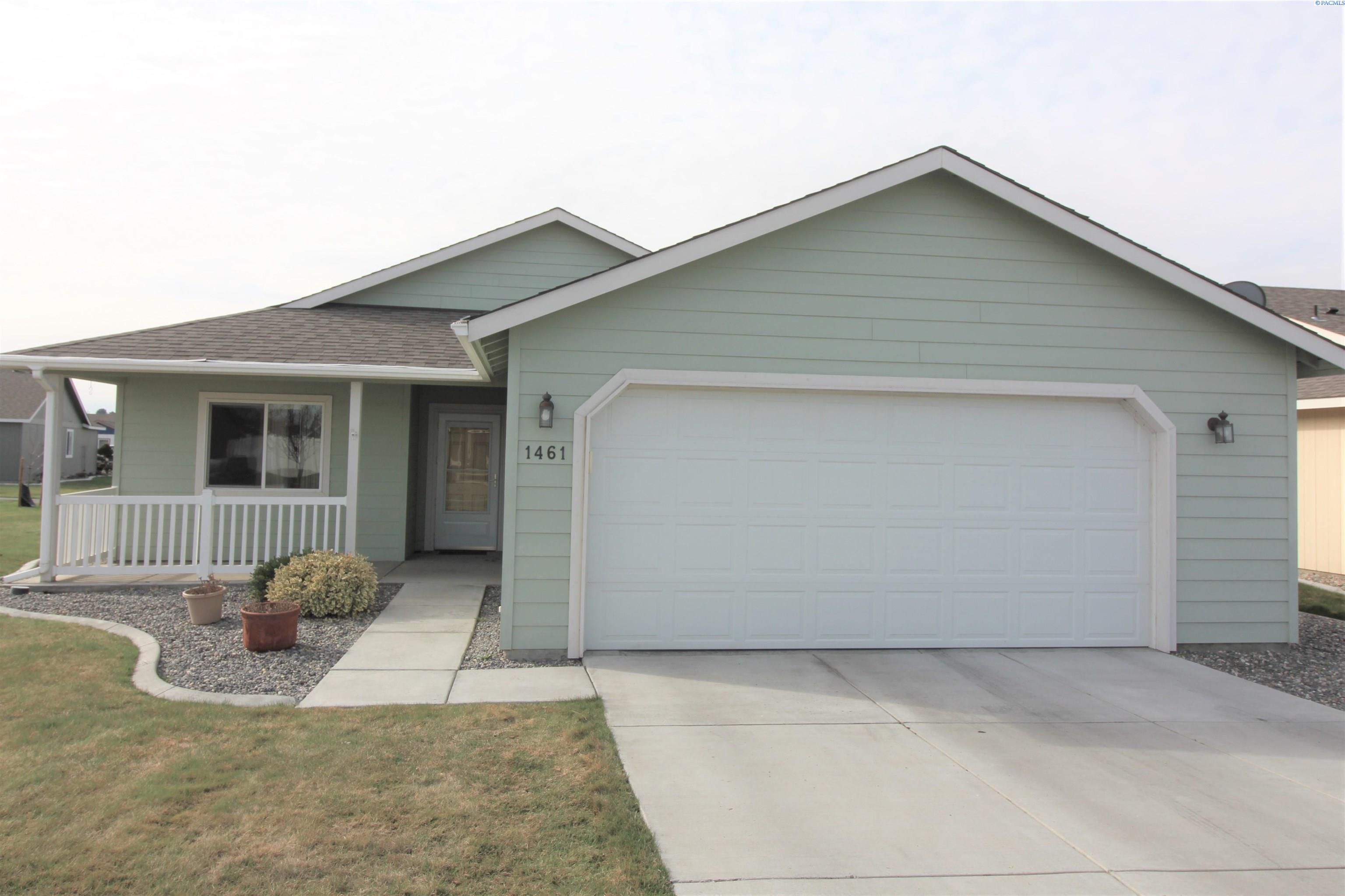 Larkspur Drive, Richland, Washington 99352, 3 Bedrooms Bedrooms, 0 ,2 BathroomsBathrooms,Houses,For Rent,Larkspur Drive,0,286869