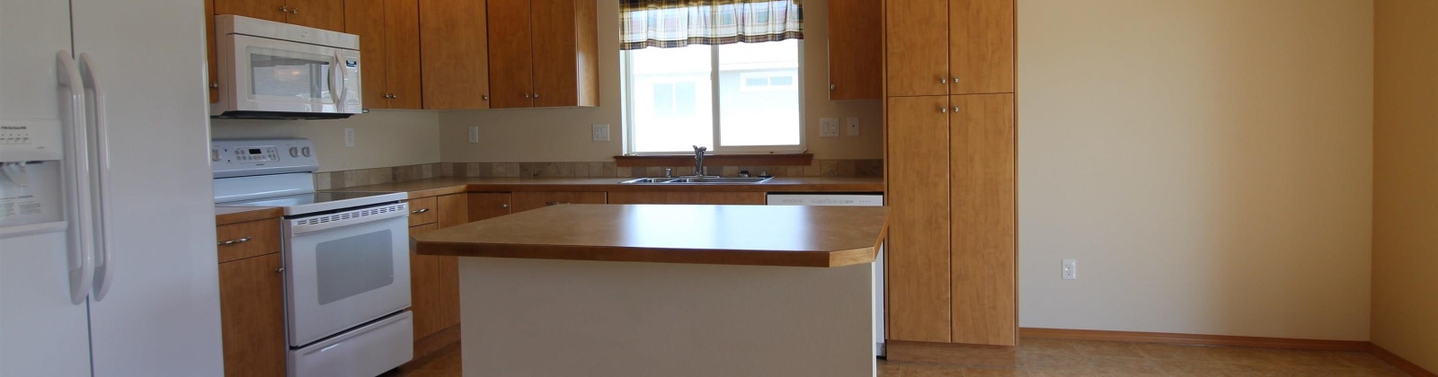 Larkspur Drive, Richland, Washington 99352, 3 Bedrooms Bedrooms, 0 ,2 BathroomsBathrooms,Houses,For Rent,Larkspur Drive,0,286869