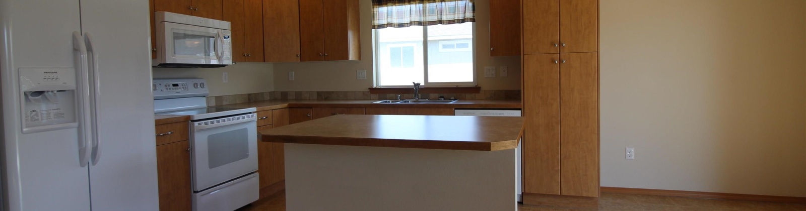 Larkspur Drive, Richland, Washington 99352, 3 Bedrooms Bedrooms, 0 ,2 BathroomsBathrooms,Houses,For Rent,Larkspur Drive,0,286869