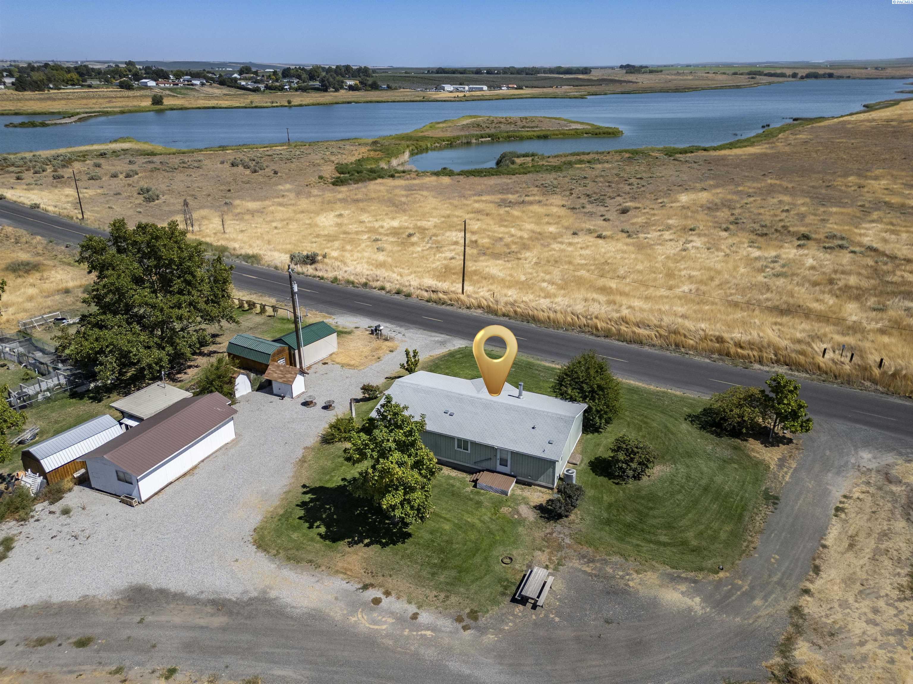 Lake Road, Burbank, Washington 99323, 3 Bedrooms Bedrooms, 0 ,2 BathroomsBathrooms,Manufactured Homes,For Sale,Lake Road,0,286907