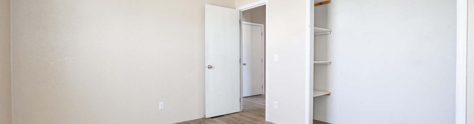 Lake Road, Burbank, Washington 99323, 3 Bedrooms Bedrooms, 0 ,2 BathroomsBathrooms,Manufactured Homes,For Sale,Lake Road,0,286907