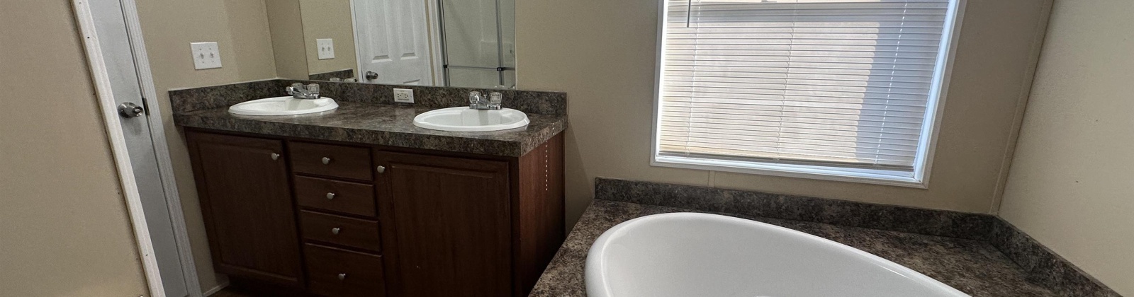 19Th Ave #103, Kennewick, Washington 99337, 3 Bedrooms Bedrooms, 0 ,2 BathroomsBathrooms,Manufactured Homes,For Sale,19Th Ave #103,0,286912