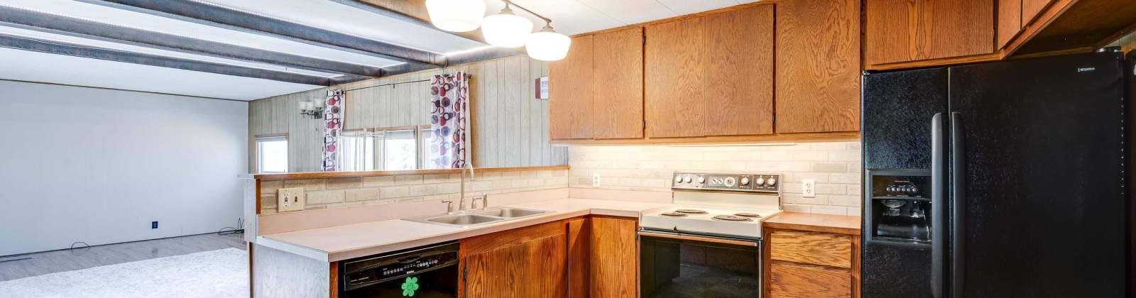 FISK STREET #42, Pullman, Washington 99163, 3 Bedrooms Bedrooms, 0 ,1 BathroomBathrooms,Manufactured Homes,For Sale,FISK STREET #42,0,284977