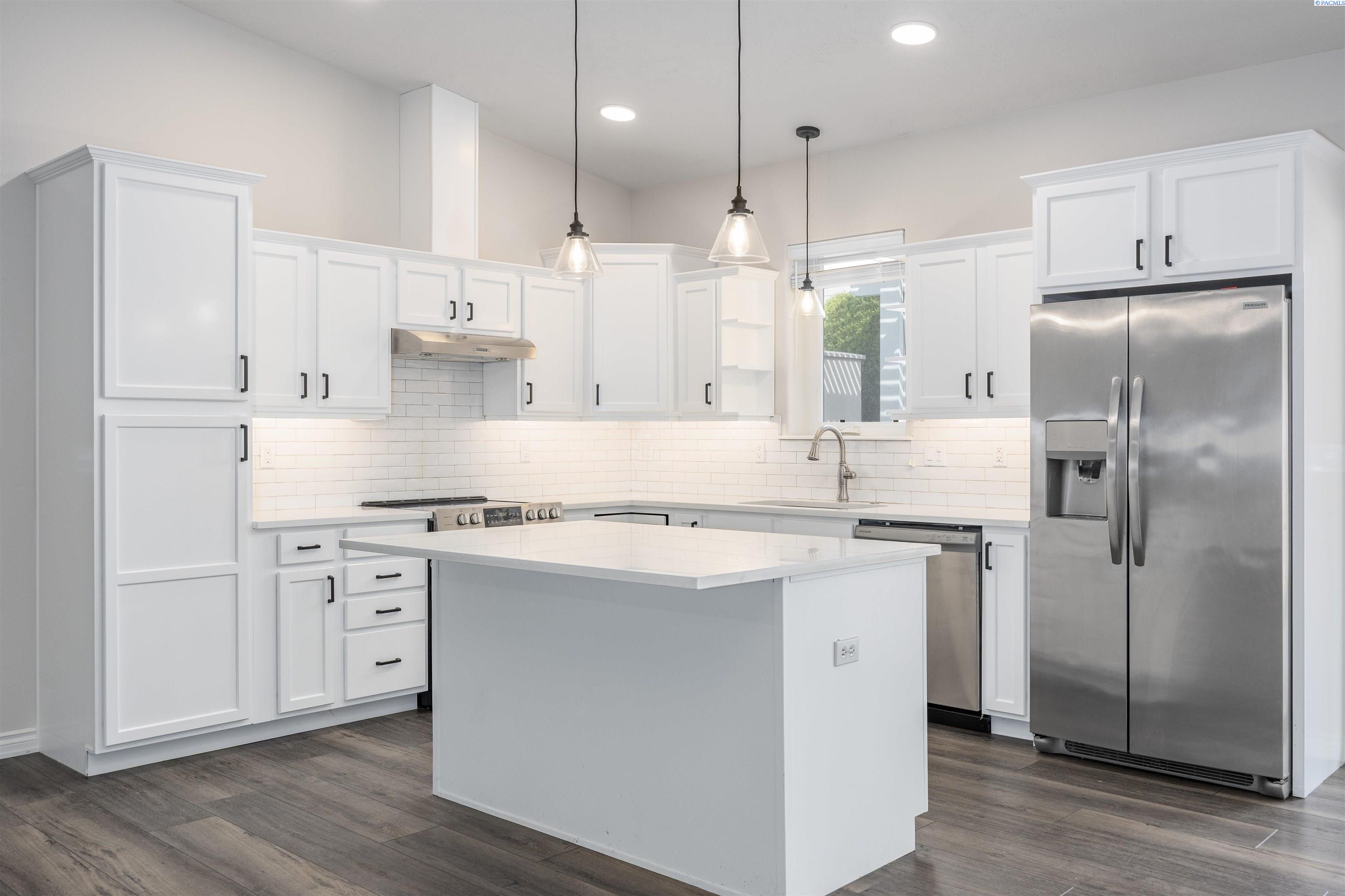 Vincenzo Dr, Pasco, Washington 99301, 3 Bedrooms Bedrooms, 0 ,2 BathroomsBathrooms,Condos/townhomes,For Sale,Vincenzo Dr,0,286943