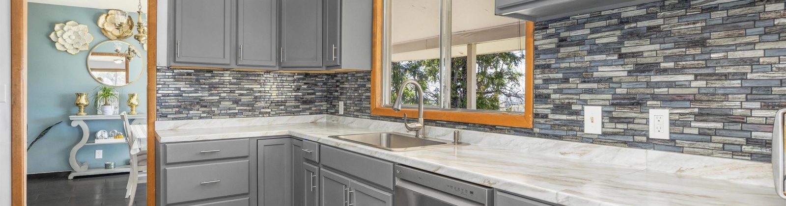 Riverside Ave, Sunnyside, Washington 98944, 4 Bedrooms Bedrooms, 0 ,3 BathroomsBathrooms,Houses,For Sale,Riverside Ave,0,286973