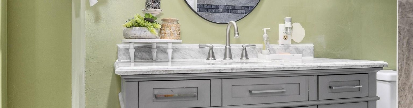 Riverside Ave, Sunnyside, Washington 98944, 4 Bedrooms Bedrooms, 0 ,3 BathroomsBathrooms,Houses,For Sale,Riverside Ave,0,286973