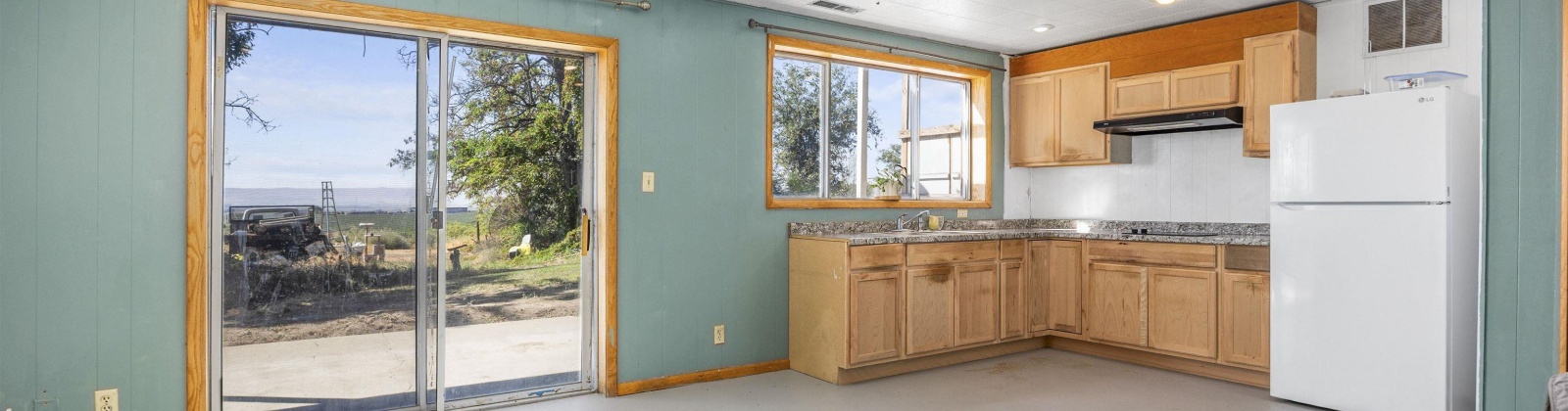 Riverside Ave, Sunnyside, Washington 98944, 4 Bedrooms Bedrooms, 0 ,3 BathroomsBathrooms,Houses,For Sale,Riverside Ave,0,286973