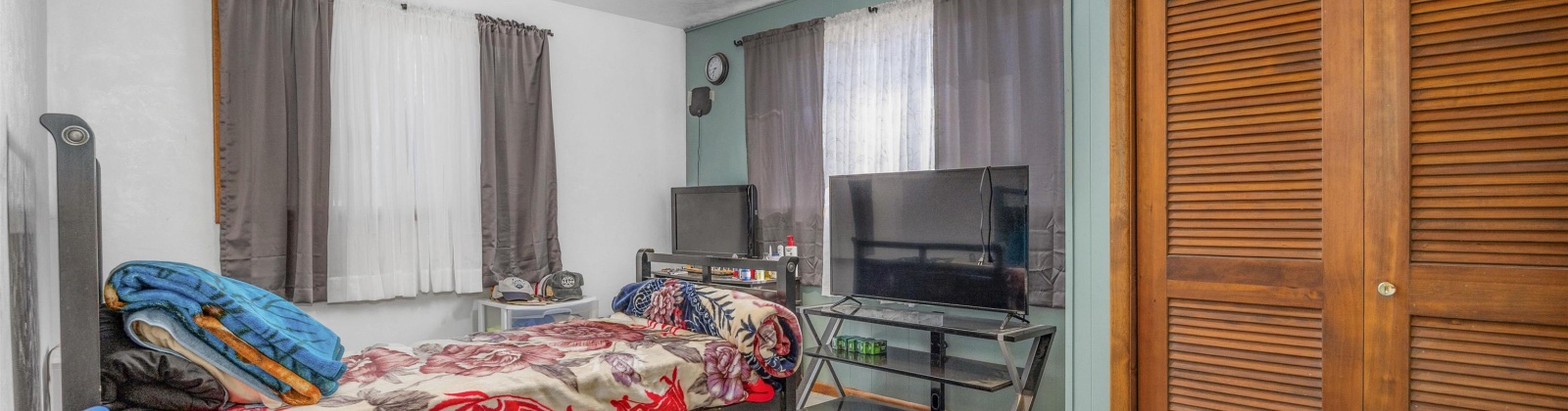 Riverside Ave, Sunnyside, Washington 98944, 4 Bedrooms Bedrooms, 0 ,3 BathroomsBathrooms,Houses,For Sale,Riverside Ave,0,286973