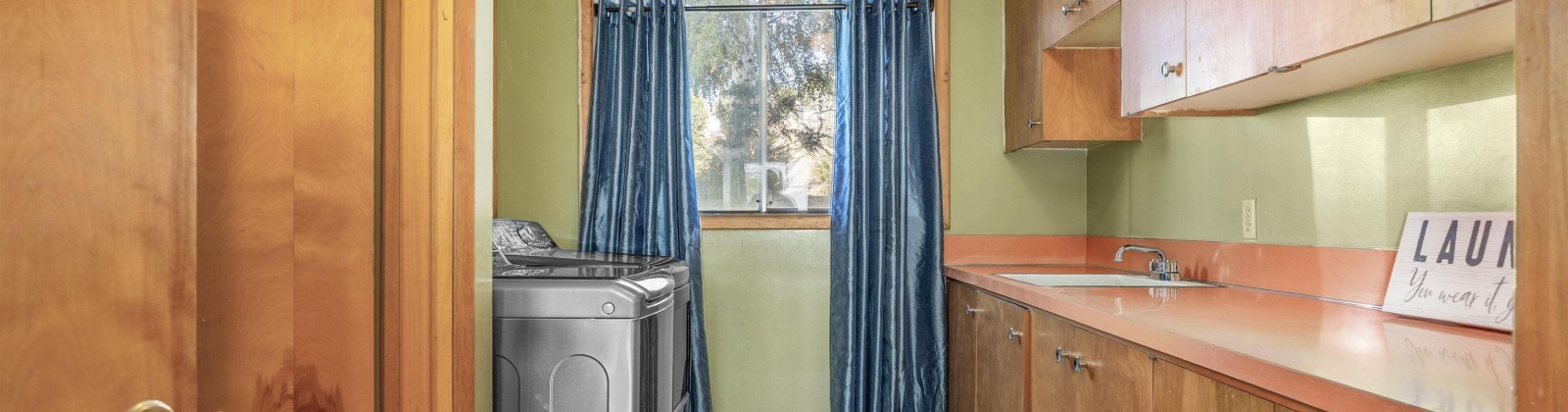 Riverside Ave, Sunnyside, Washington 98944, 4 Bedrooms Bedrooms, 0 ,3 BathroomsBathrooms,Houses,For Sale,Riverside Ave,0,286973