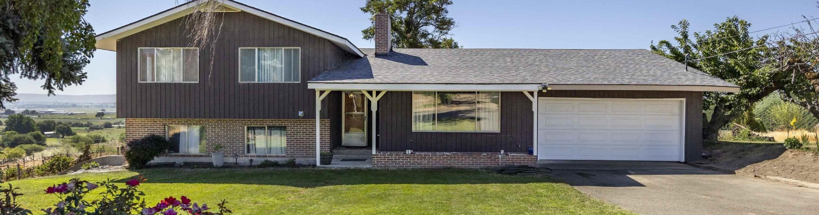 Riverside Ave, Sunnyside, Washington 98944, 4 Bedrooms Bedrooms, 0 ,3 BathroomsBathrooms,Houses,For Sale,Riverside Ave,0,286973