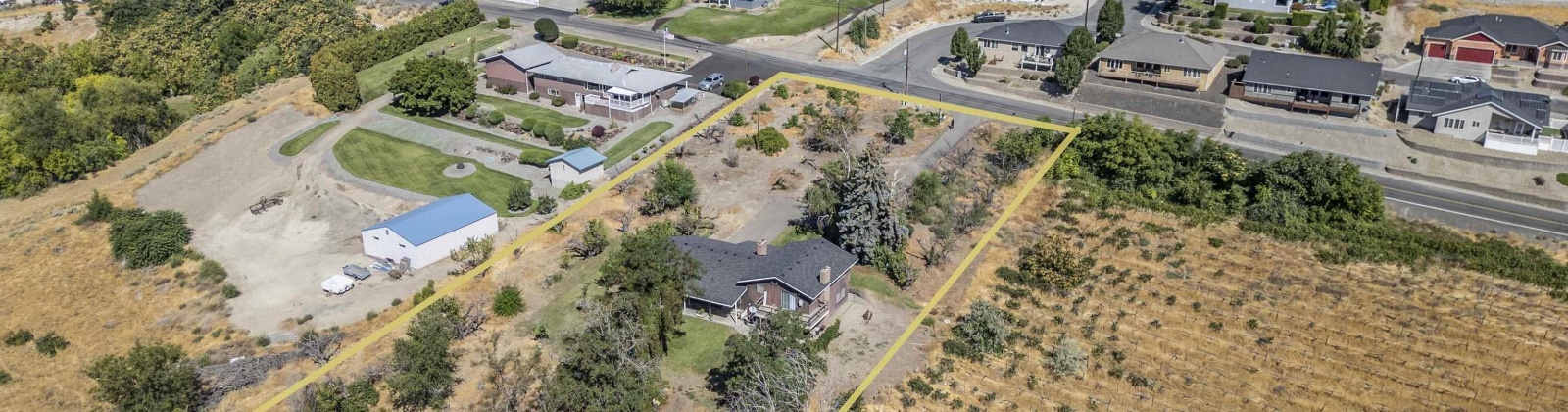 Riverside Ave, Sunnyside, Washington 98944, 4 Bedrooms Bedrooms, 0 ,3 BathroomsBathrooms,Houses,For Sale,Riverside Ave,0,286973