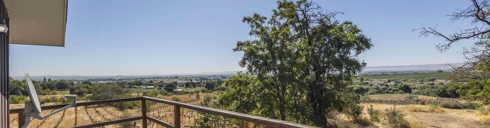 Riverside Ave, Sunnyside, Washington 98944, 4 Bedrooms Bedrooms, 0 ,3 BathroomsBathrooms,Houses,For Sale,Riverside Ave,0,286973