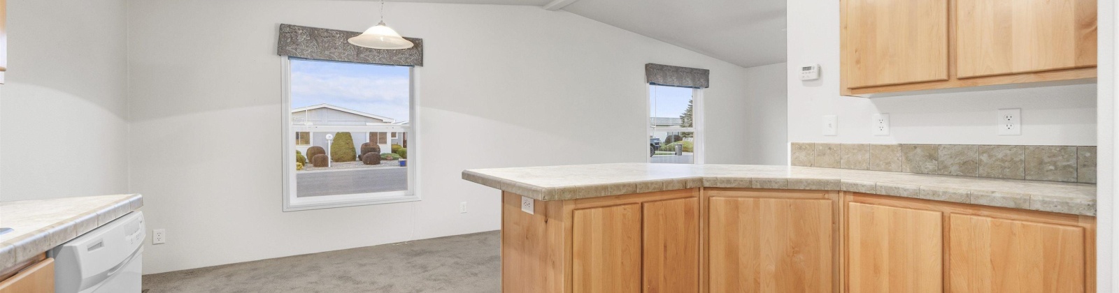 Columbia Center Blvd #71, Kennewick, Washington 99336, 3 Bedrooms Bedrooms, 0 ,2 BathroomsBathrooms,Manufactured Homes,For Sale,Columbia Center Blvd #71,0,287051