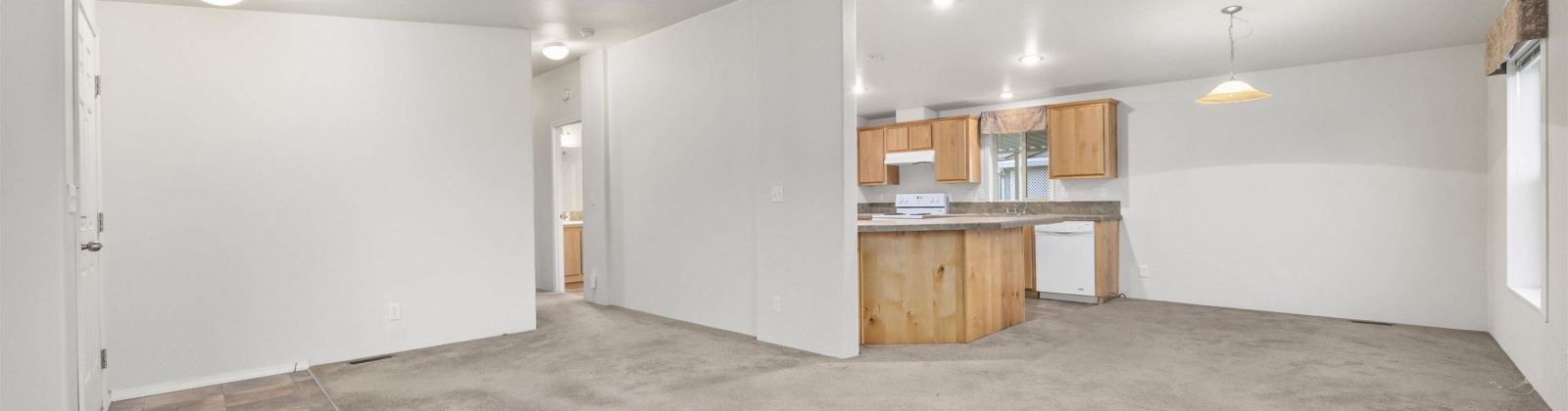 Columbia Center Blvd #71, Kennewick, Washington 99336, 3 Bedrooms Bedrooms, 0 ,2 BathroomsBathrooms,Manufactured Homes,For Sale,Columbia Center Blvd #71,0,287051
