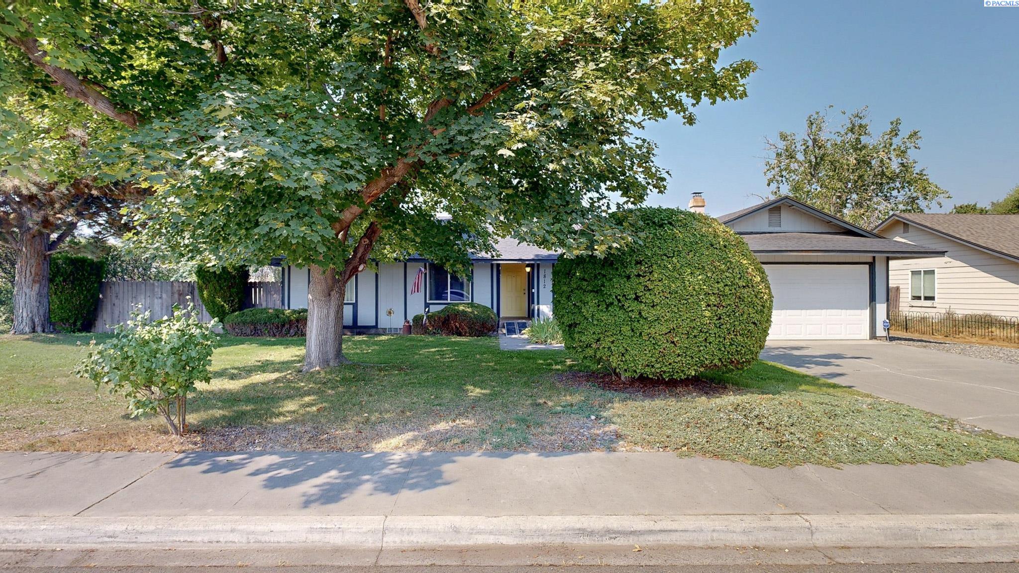 Rainier Place, Kennewick, Washington 99337, 3 Bedrooms Bedrooms, 0 ,2 BathroomsBathrooms,Houses,For Sale,Rainier Place,0,287107