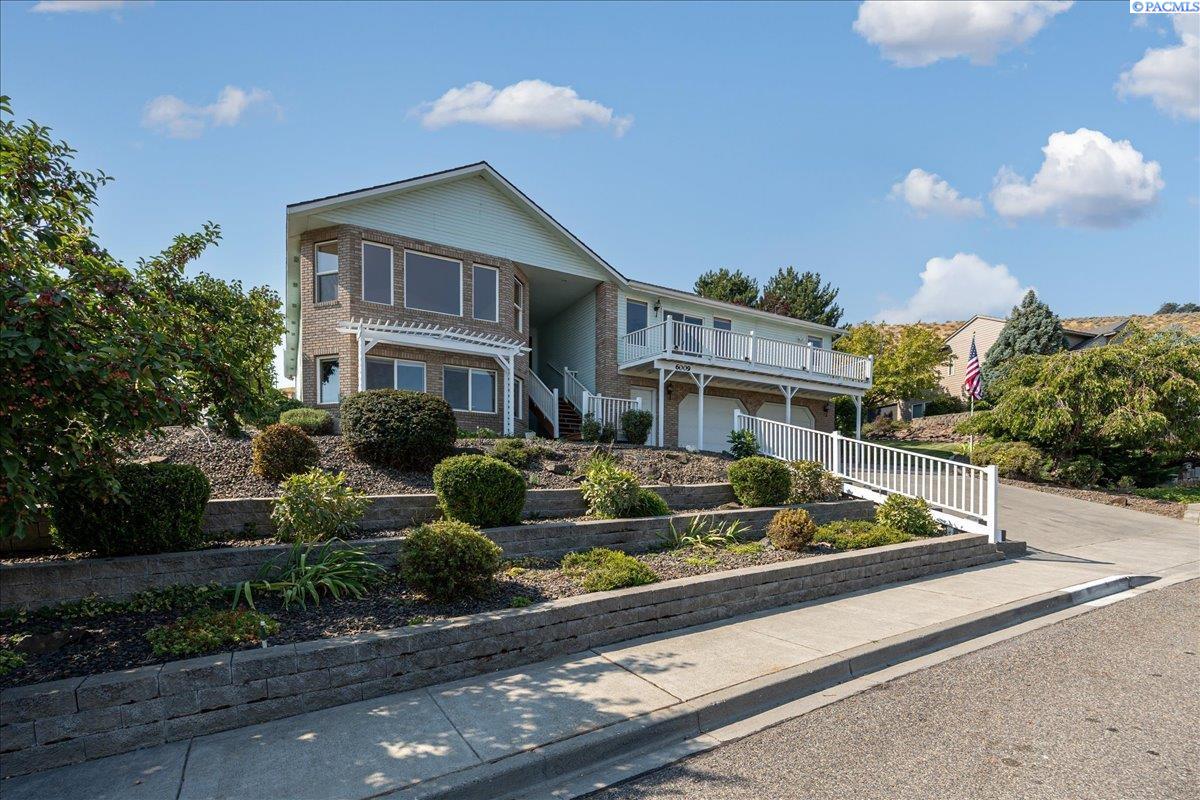 26th Ave, Kennewick, Washington 99338, 4 Bedrooms Bedrooms, 0 ,3 BathroomsBathrooms,Houses,For Sale,26th Ave,0,287094