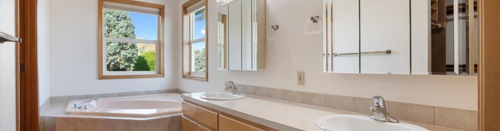 26th Ave, Kennewick, Washington 99338, 4 Bedrooms Bedrooms, 0 ,3 BathroomsBathrooms,Houses,For Sale,26th Ave,0,287094