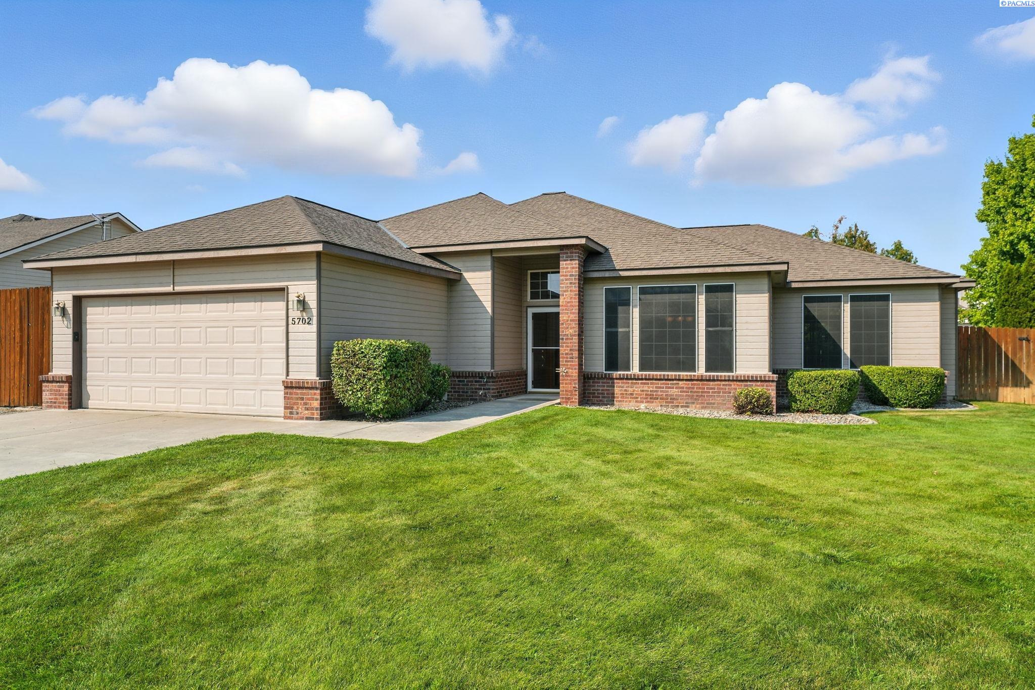Hilo Ct, West Richland, Washington 99353, 3 Bedrooms Bedrooms, 0 ,2 BathroomsBathrooms,Houses,For Sale,Hilo Ct,0,287099
