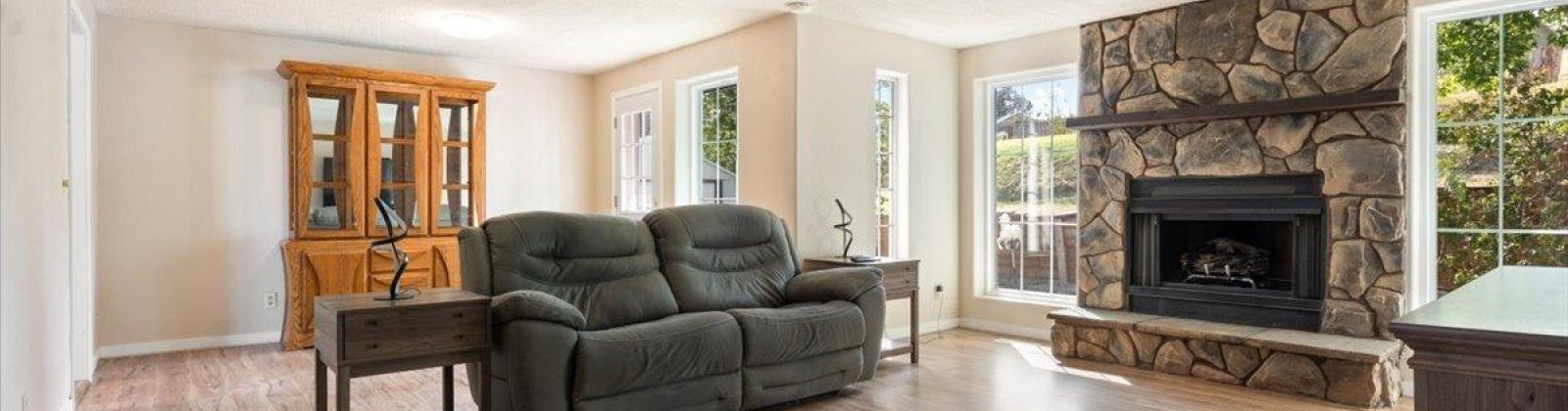 Escolar Rd, Kennewick, Washington 99338, 3 Bedrooms Bedrooms, 0 ,3 BathroomsBathrooms,Houses,For Sale,Escolar Rd,0,286466