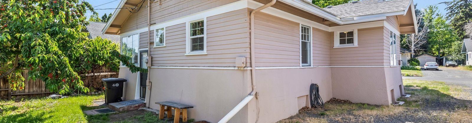 Browne Avenue, Yakima, Washington 98902, 2 Bedrooms Bedrooms, 0 ,1 BathroomBathrooms,Houses,For Sale,Browne Avenue,0,287145