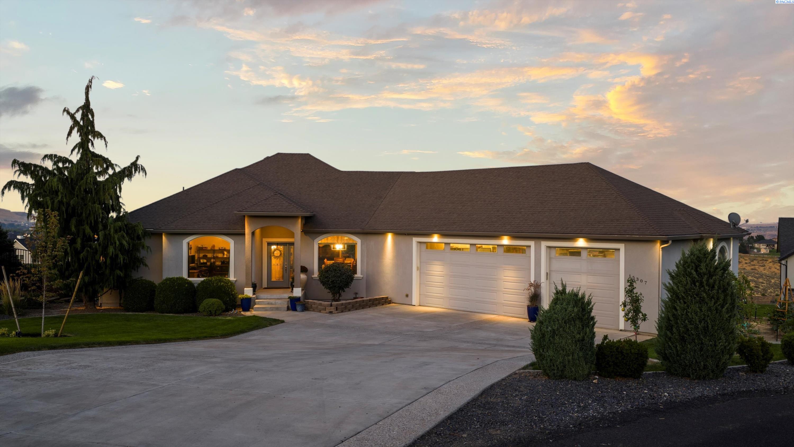 Mountain Ridge Ct, Kennewick, Washington 99338, 3 Bedrooms Bedrooms, 0 ,3 BathroomsBathrooms,Houses,For Sale,Mountain Ridge Ct,0,287166