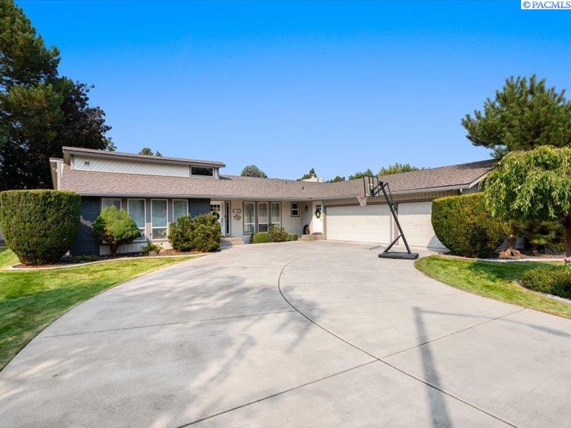 High Meadows St, Richland, Washington 99352, 6 Bedrooms Bedrooms, 0 ,4 BathroomsBathrooms,Houses,For Sale,High Meadows St,0,287171