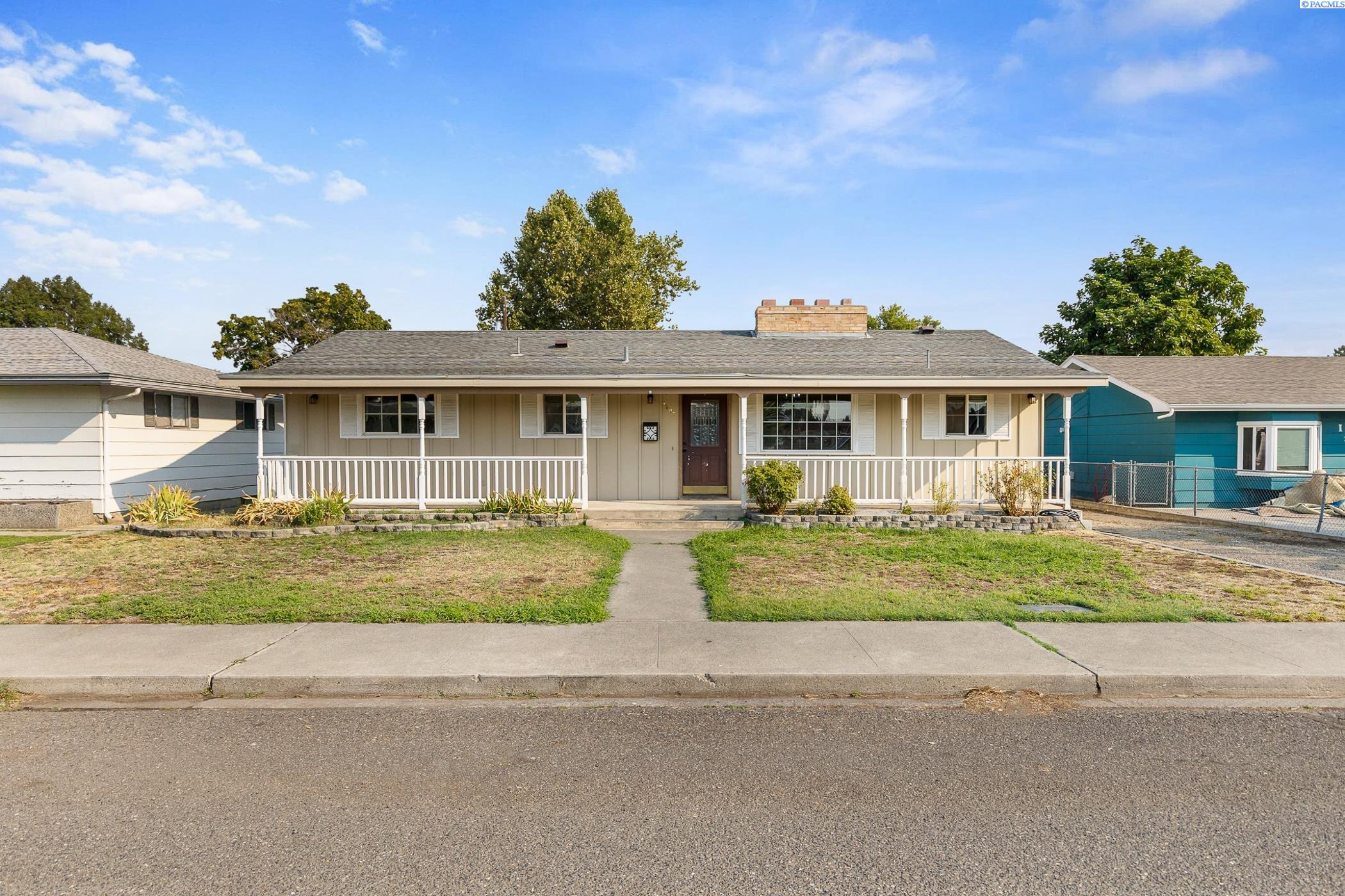 Ruby St, Pasco, Washington 99301, 4 Bedrooms Bedrooms, 0 ,2 BathroomsBathrooms,Houses,For Sale,Ruby St,0,287232