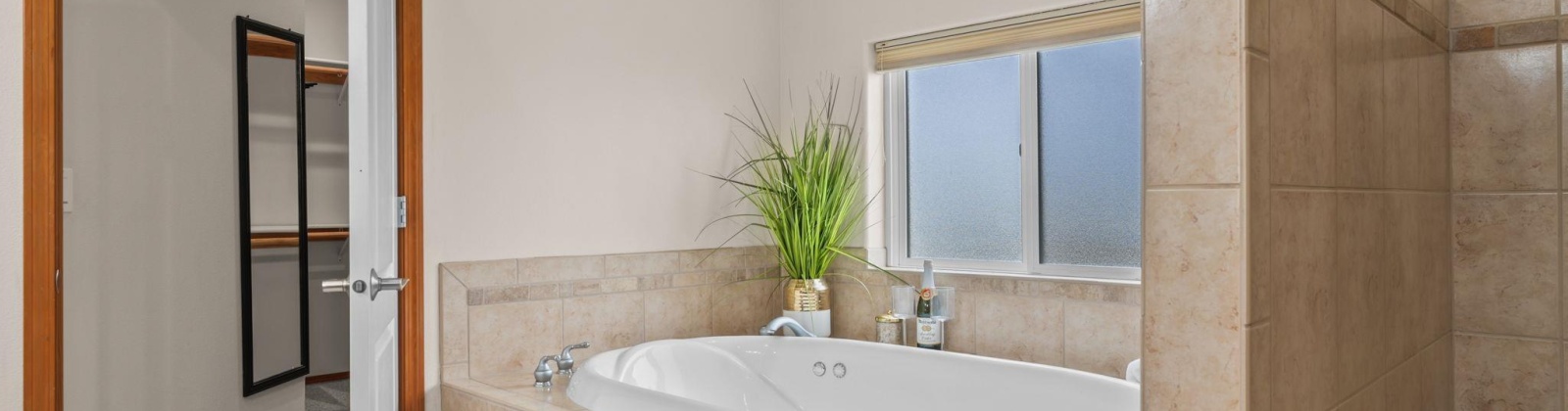 959 PR SE, Kennewick, Washington 99338, 5 Bedrooms Bedrooms, 0 ,5 BathroomsBathrooms,Houses,For Sale,959 PR SE,0,287259