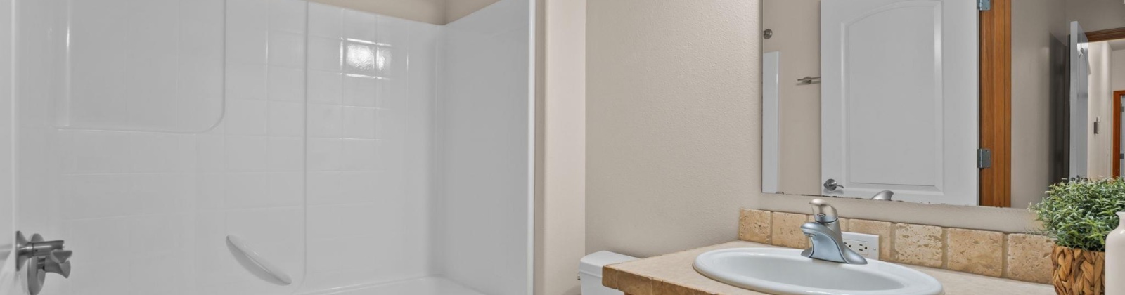 959 PR SE, Kennewick, Washington 99338, 5 Bedrooms Bedrooms, 0 ,5 BathroomsBathrooms,Houses,For Sale,959 PR SE,0,287259