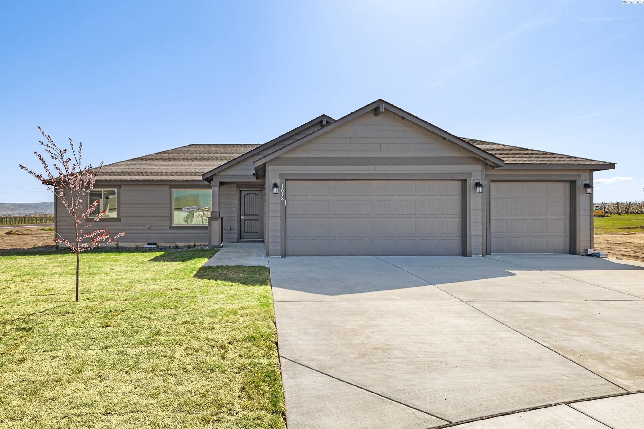 Diamond Ave, Grandview, Washington 98930, 3 Bedrooms Bedrooms, 0 ,2 BathroomsBathrooms,Houses,For Sale,Diamond Ave,0,287298