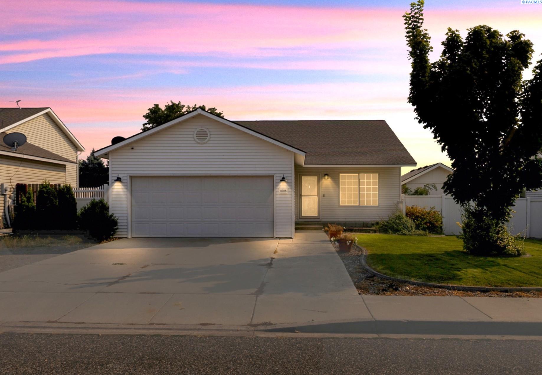 Heathrow Ct, Pasco, Washington 99301, 3 Bedrooms Bedrooms, 0 ,2 BathroomsBathrooms,Houses,For Sale,Heathrow Ct,0,287294