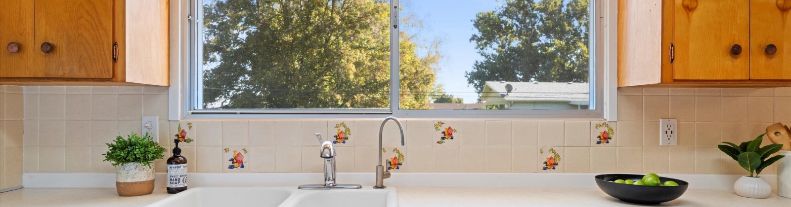 Fruitland St, Kennewick, Washington 99337, 4 Bedrooms Bedrooms, 0 ,3 BathroomsBathrooms,Houses,For Sale,Fruitland St,0,287305