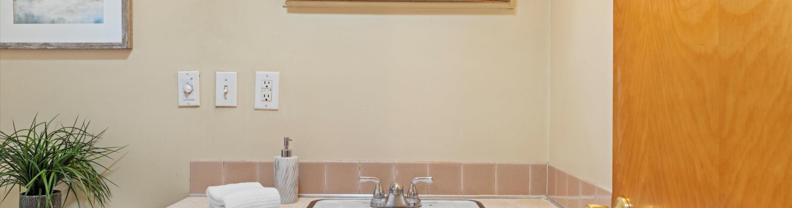 Fruitland St, Kennewick, Washington 99337, 4 Bedrooms Bedrooms, 0 ,3 BathroomsBathrooms,Houses,For Sale,Fruitland St,0,287305