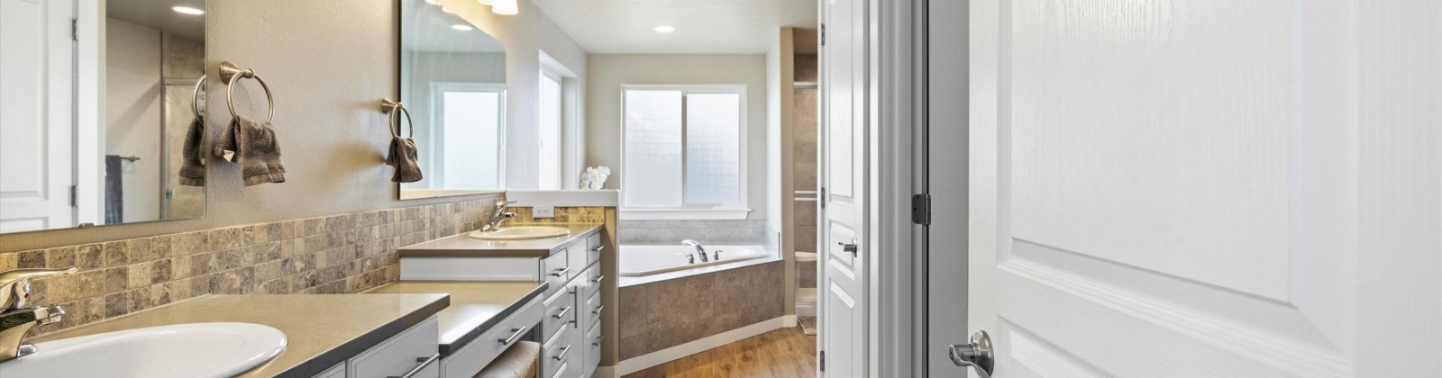 Dawes, Kennewick, Washington 99338, 5 Bedrooms Bedrooms, 0 ,3 BathroomsBathrooms,Houses,For Sale,Dawes,0,284754