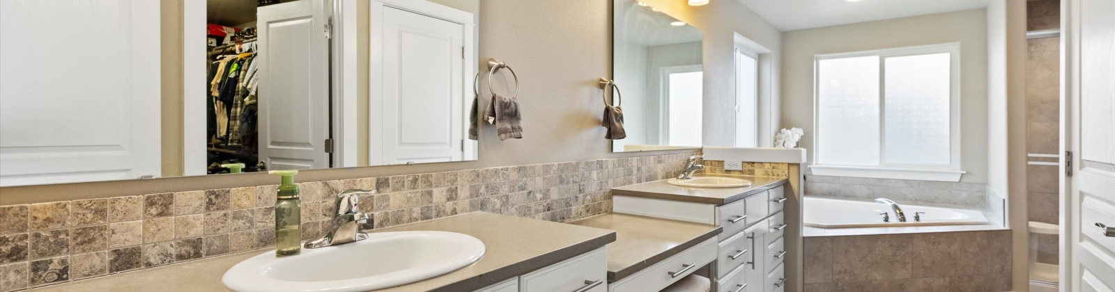 Dawes, Kennewick, Washington 99338, 5 Bedrooms Bedrooms, 0 ,3 BathroomsBathrooms,Houses,For Sale,Dawes,0,284754