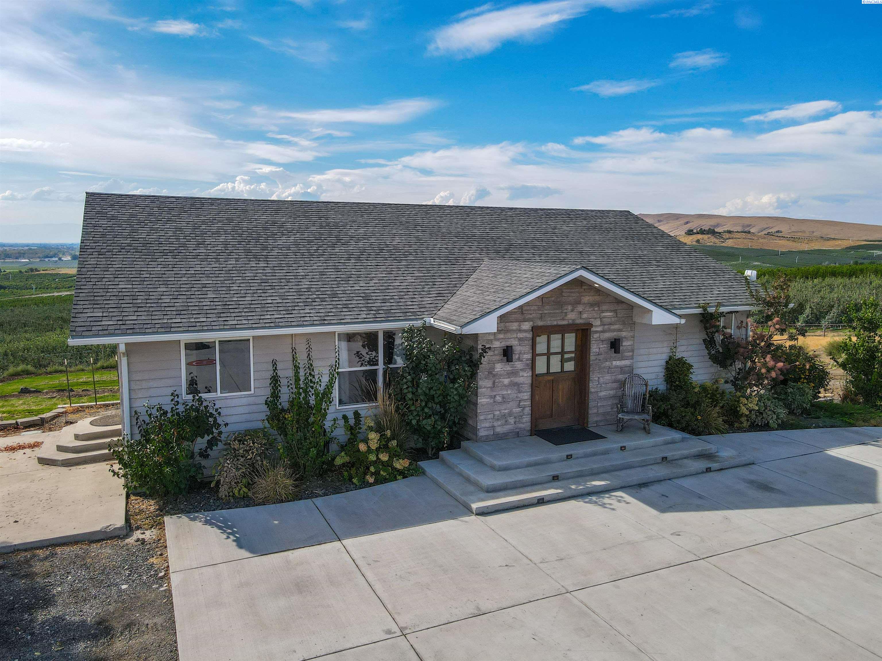 Lombard Loop Rd, Wapato, Washington 98951, 4 Bedrooms Bedrooms, 0 ,3 BathroomsBathrooms,Houses,For Sale,Lombard Loop Rd,0,287344