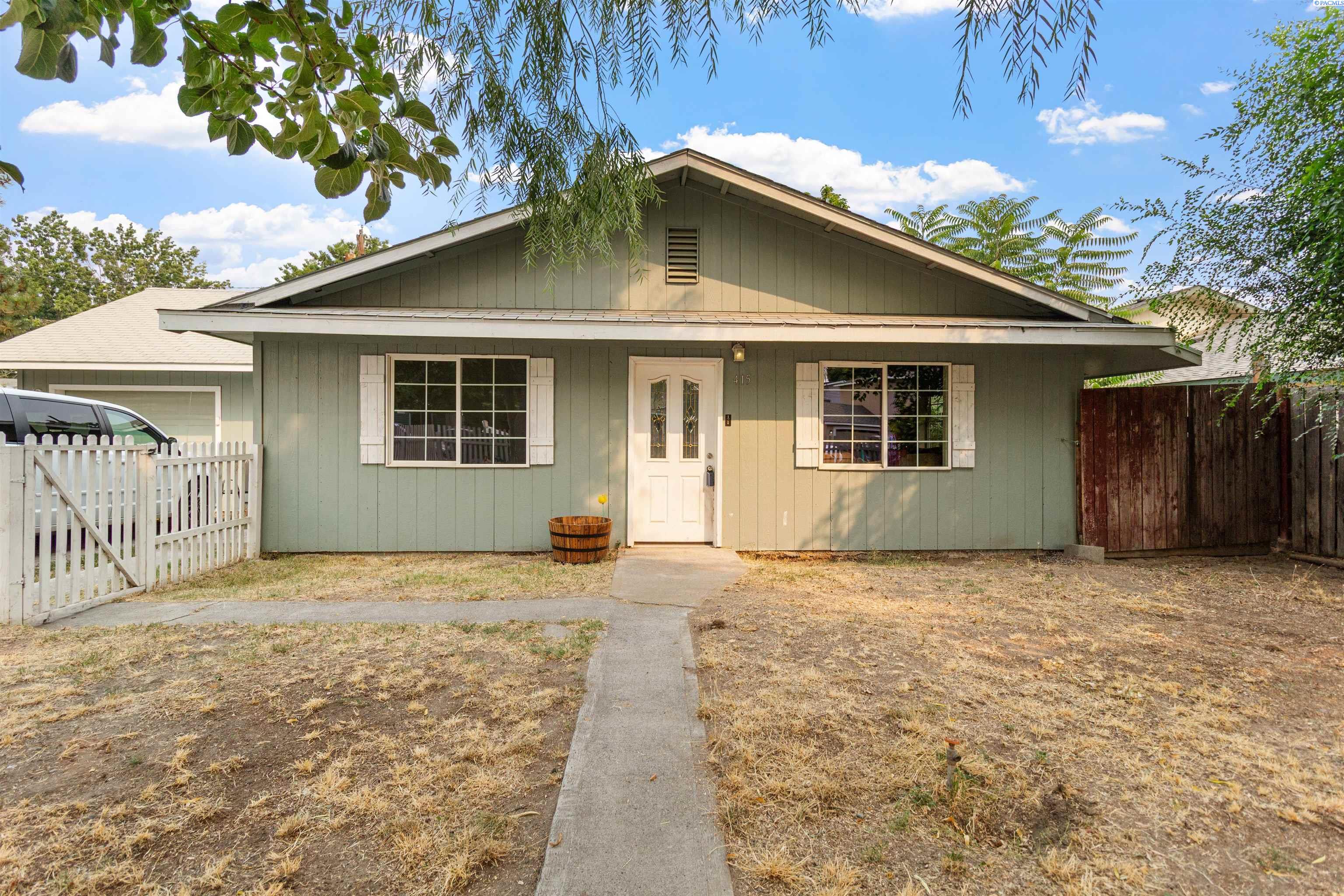 8th Ave, Kennewick, Washington 99336, 4 Bedrooms Bedrooms, 0 ,2 BathroomsBathrooms,Houses,For Sale,8th Ave,0,287332