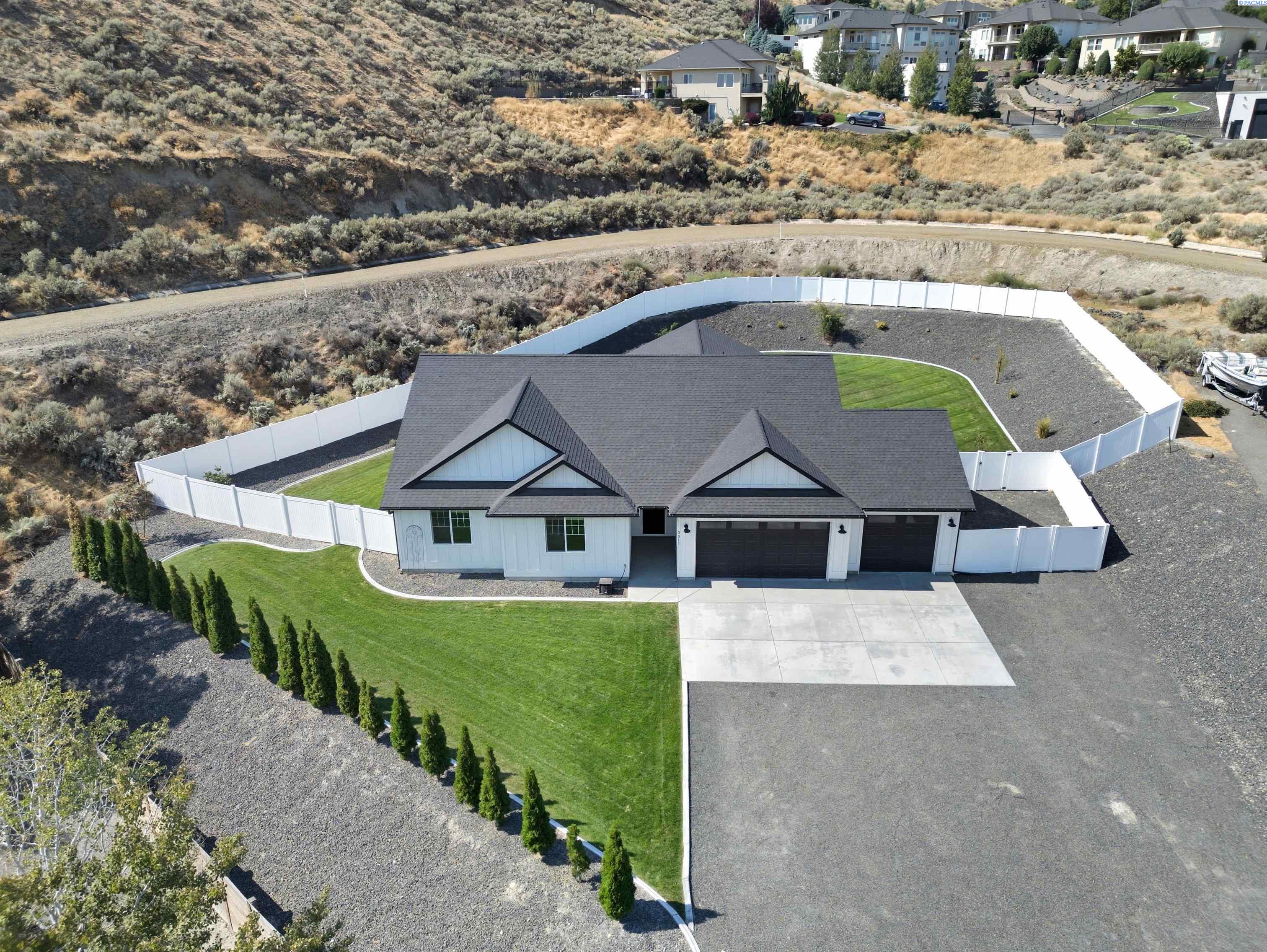 Blue Hill Ct., Richland, Washington 99352, 4 Bedrooms Bedrooms, 0 ,2 BathroomsBathrooms,Houses,For Sale,Blue Hill Ct.,0,287381