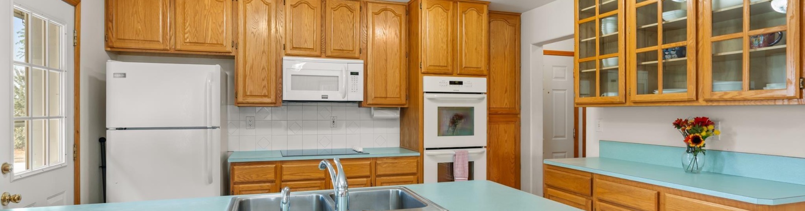 Lake Road, Burbank, Washington 99323-0930, 3 Bedrooms Bedrooms, 0 ,3 BathroomsBathrooms,Houses,For Sale,Lake Road,0,287373
