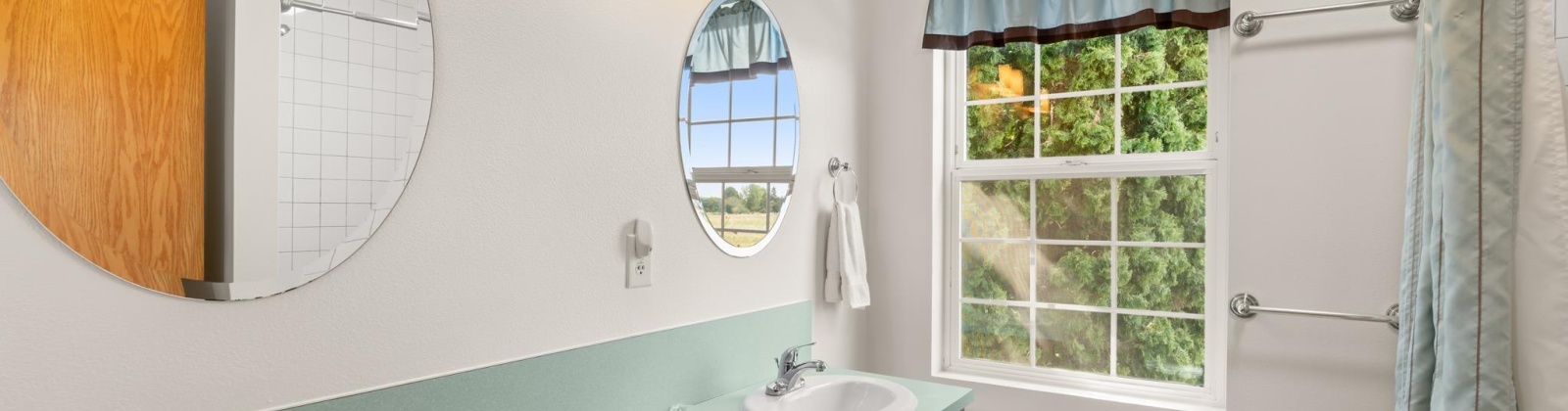 Lake Road, Burbank, Washington 99323-0930, 3 Bedrooms Bedrooms, 0 ,3 BathroomsBathrooms,Houses,For Sale,Lake Road,0,287373
