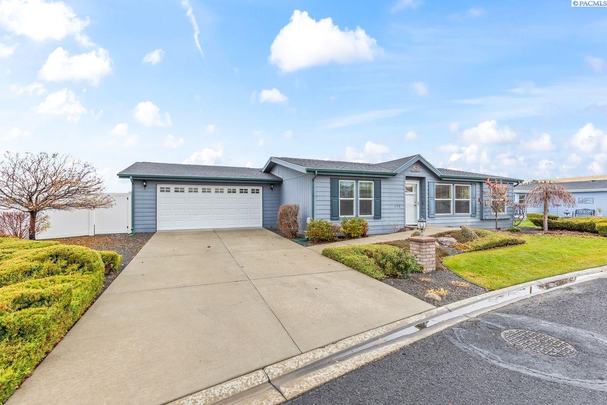 Bridle Way, Yakima, Washington 98901, 2 Bedrooms Bedrooms, 0 ,2 BathroomsBathrooms,Manufactured Homes,For Sale,Bridle Way,0,287368