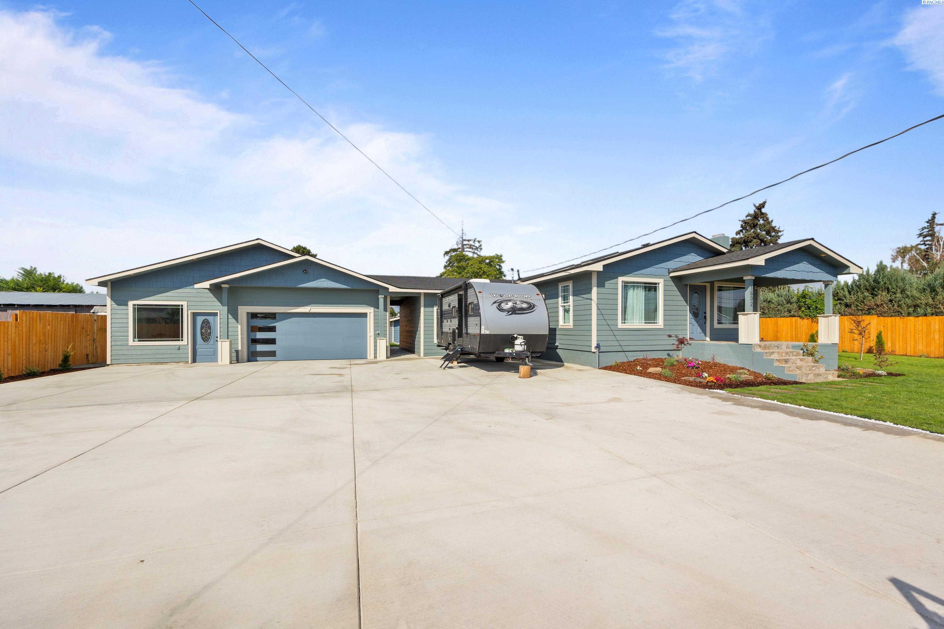 7th Ave, Yakima, Washington 98902, 4 Bedrooms Bedrooms, 0 ,4 BathroomsBathrooms,Houses,For Sale,7th Ave,0,287389