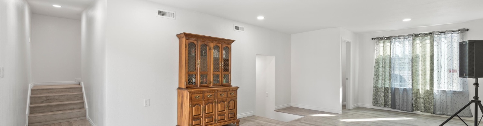 7th Ave, Yakima, Washington 98902, 4 Bedrooms Bedrooms, 0 ,4 BathroomsBathrooms,Houses,For Sale,7th Ave,0,287389