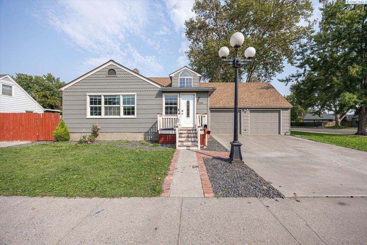Kennewick Ave., Kennewick, Washington 99336, 3 Bedrooms Bedrooms, 0 ,2 BathroomsBathrooms,Houses,For Sale,Kennewick Ave.,0,287427