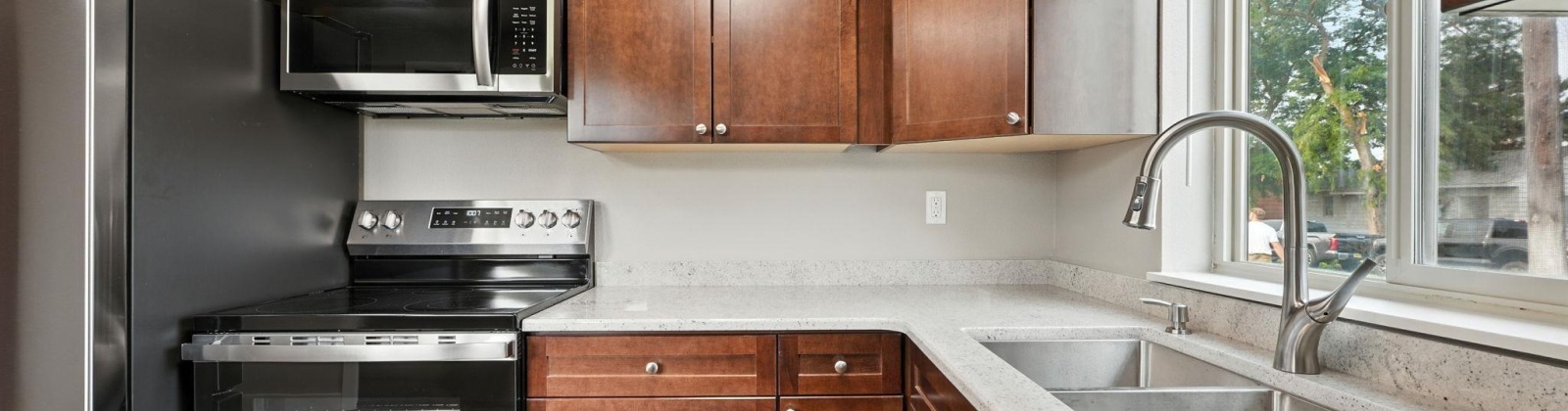 Pine St, Walla Walla, Washington 99362, 17 Bedrooms Bedrooms, 0 ,3 BathroomsBathrooms,Multi-family,For Sale,Pine St,0,287443