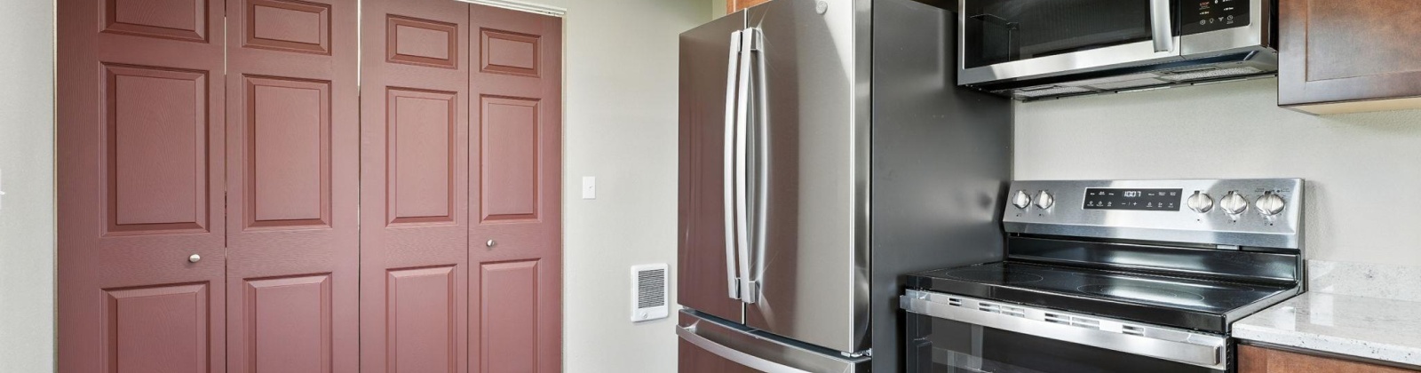 Pine St, Walla Walla, Washington 99362, 17 Bedrooms Bedrooms, 0 ,3 BathroomsBathrooms,Multi-family,For Sale,Pine St,0,287443