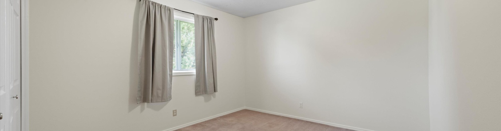 9th Ave, Kennewick, Washington 99336, 5 Bedrooms Bedrooms, 0 ,4 BathroomsBathrooms,Houses,For Sale,9th Ave,0,287444