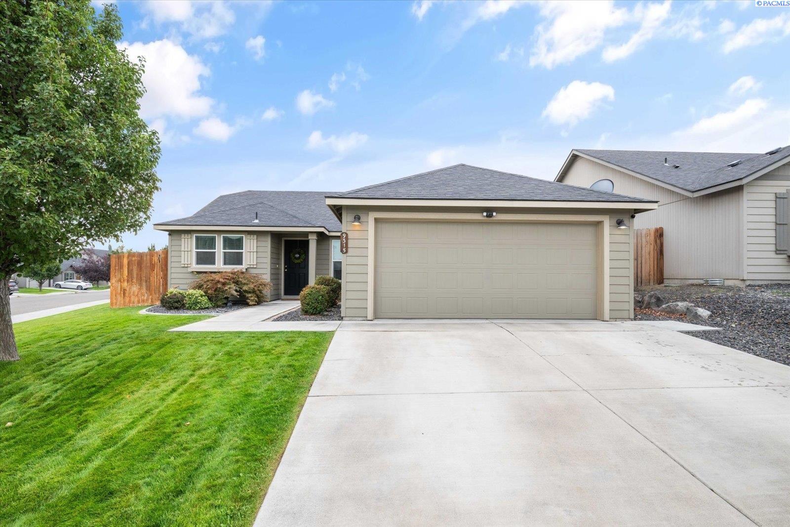 6th Pl., Kennewick, Washington 99336, 3 Bedrooms Bedrooms, 0 ,2 BathroomsBathrooms,Houses,For Sale,6th Pl.,0,287449