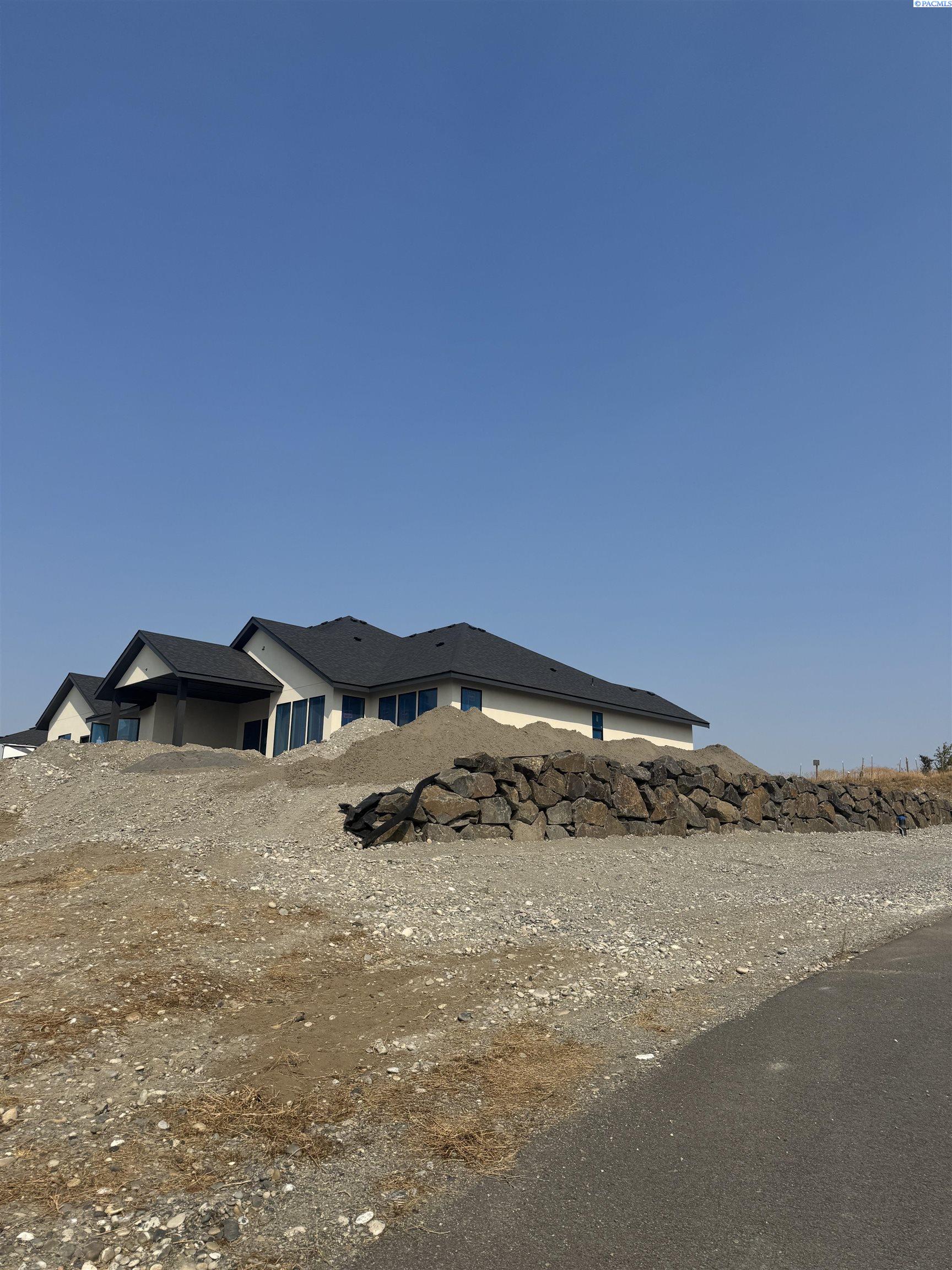 Columbia Bluffs LN, Pasco, Washington 99301, 4 Bedrooms Bedrooms, 0 ,2 BathroomsBathrooms,Houses,For Sale,Columbia Bluffs LN,0,287469